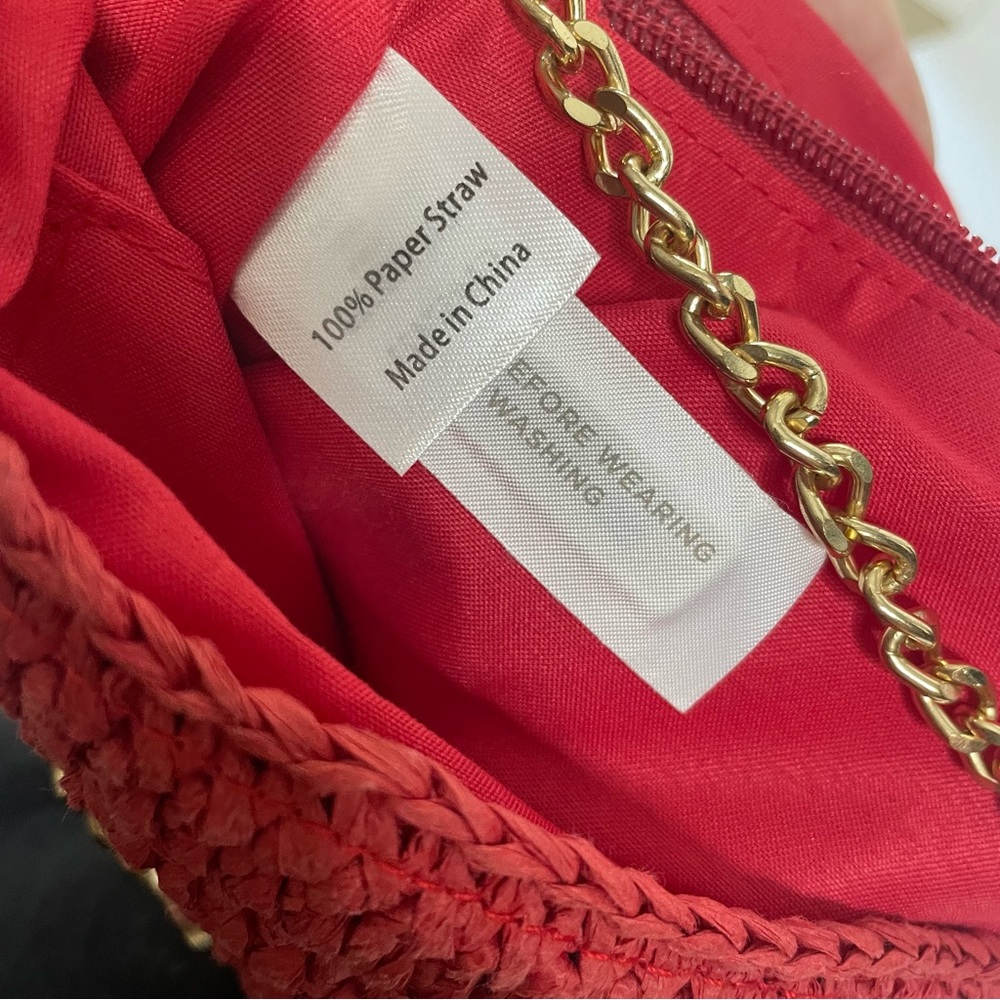 Red woven straw bag with pom pom details crossbody - Picture 5 of 7